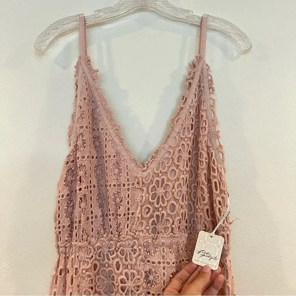 Free People Yesenia Light Pink Floral Lace V Neck Wide Leg Boho Jumpsuit M NWT - Picture 4 of 8